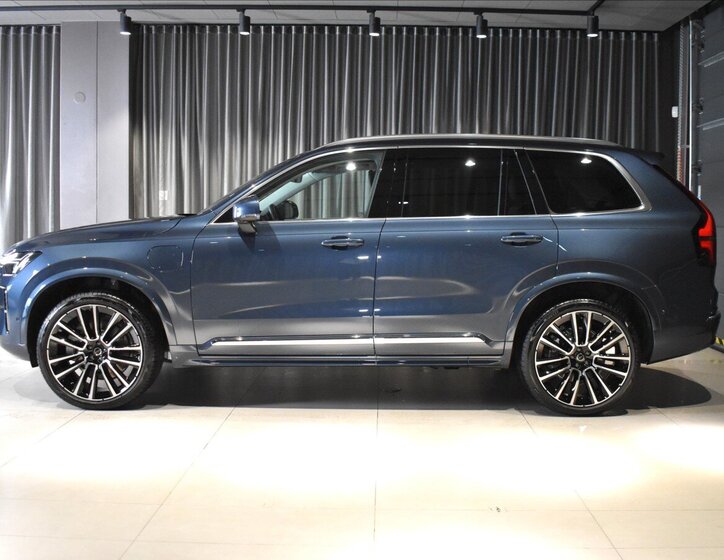 Volvo XC90 SUV / Terénní 2,0 l 335 kw