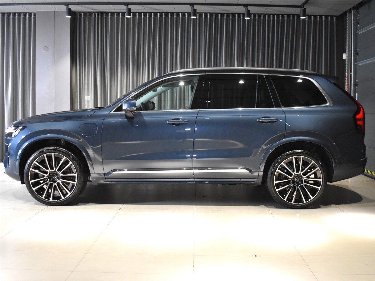 Volvo XC90 SUV / Terénní 2,0 l 335 kw