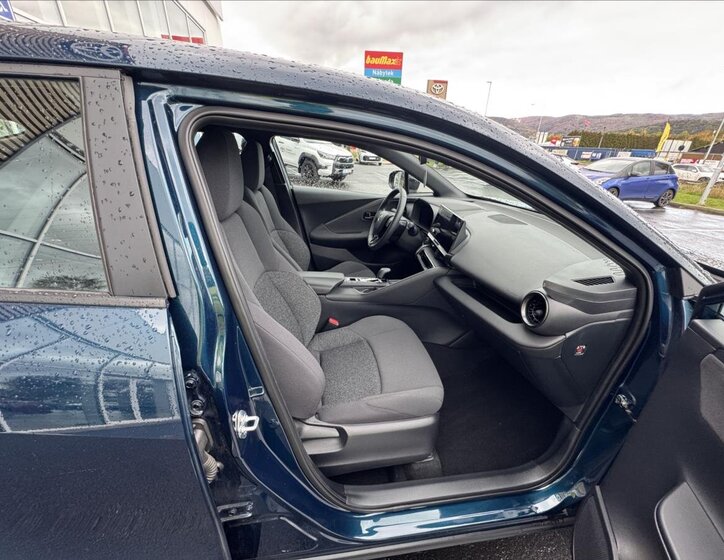 Toyota C-HR Hatchback 1,8 l 72 kw