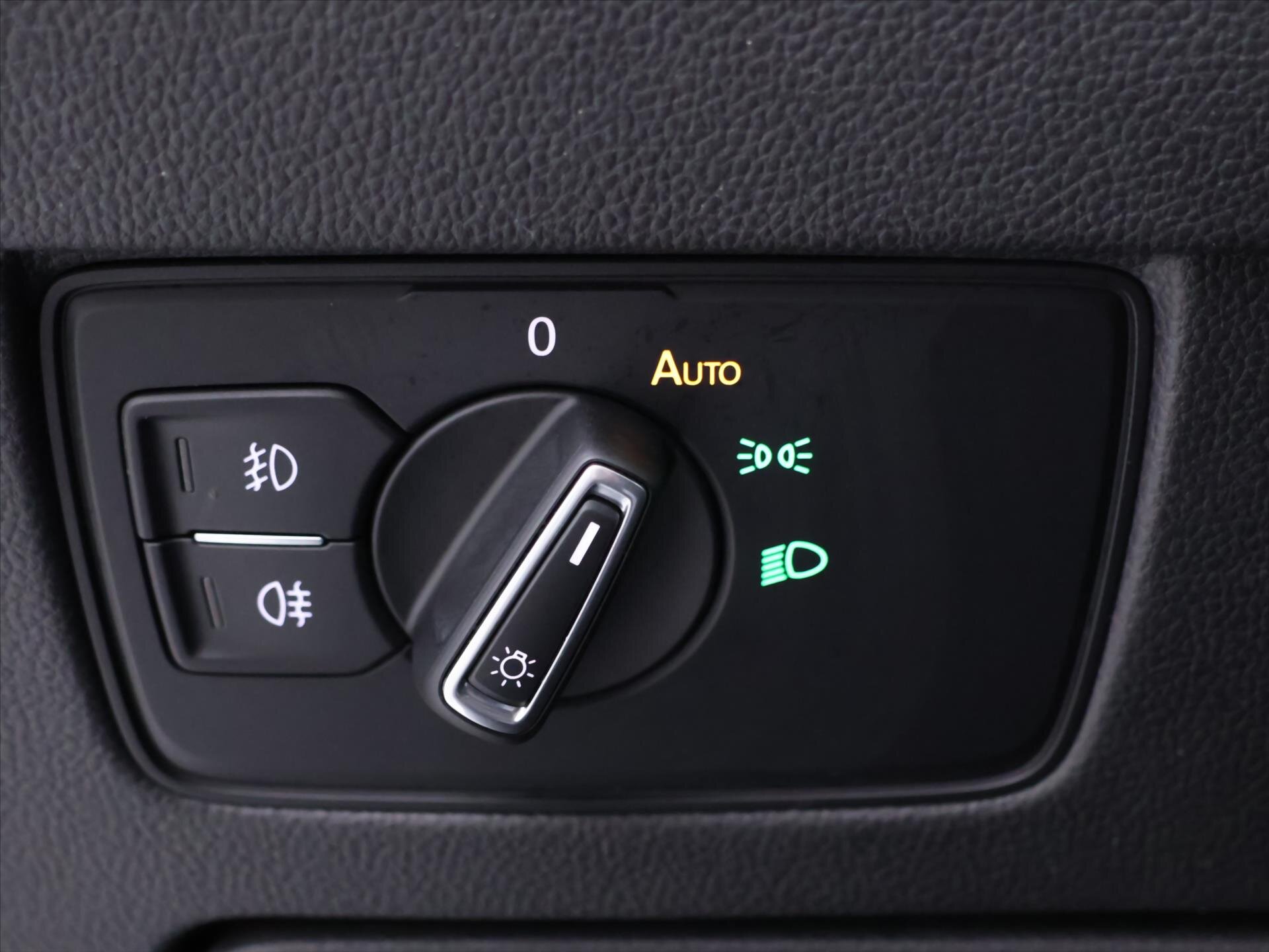 Volkswagen Passat Kombi 1,6 l 88 kw