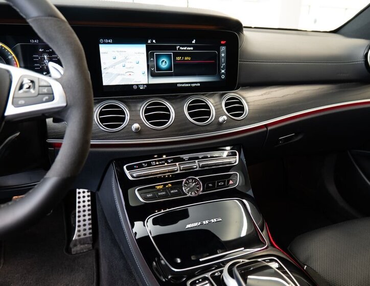 Mercedes-Benz Třídy E 13