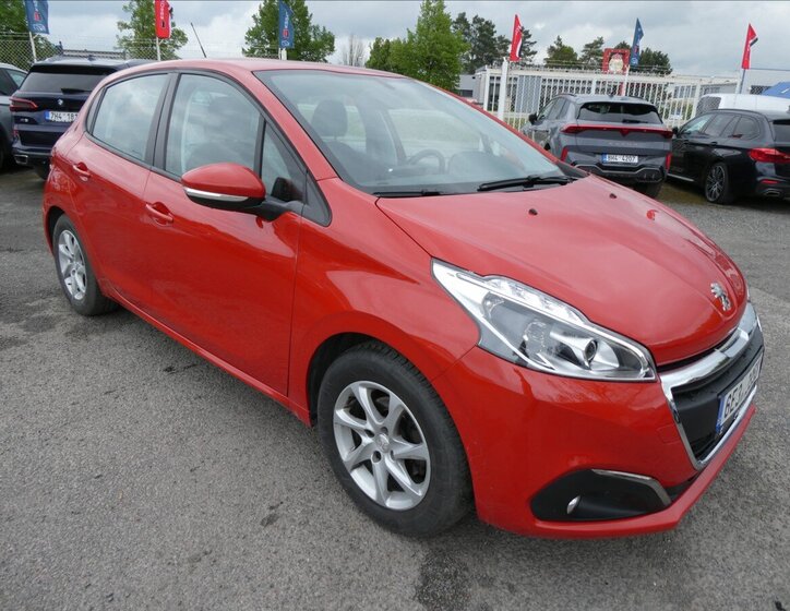 Peugeot 208 Hatchback 1,2 l 61 kw