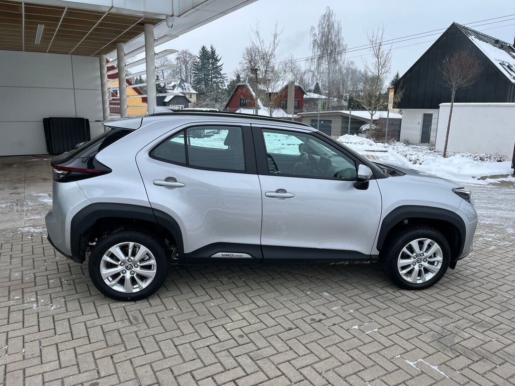 Toyota Yaris Cross SUV 1,5 l 68 kw
