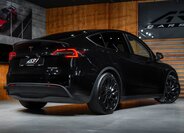 Tesla Model Y 24