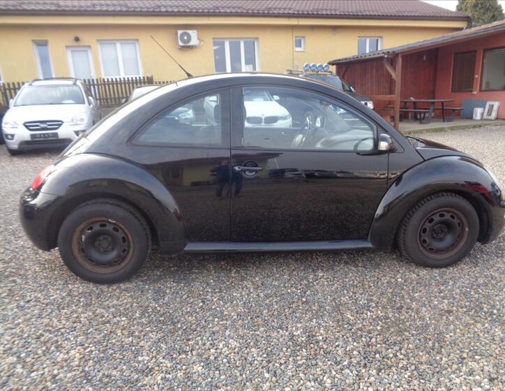 Volkswagen New Beetle 6