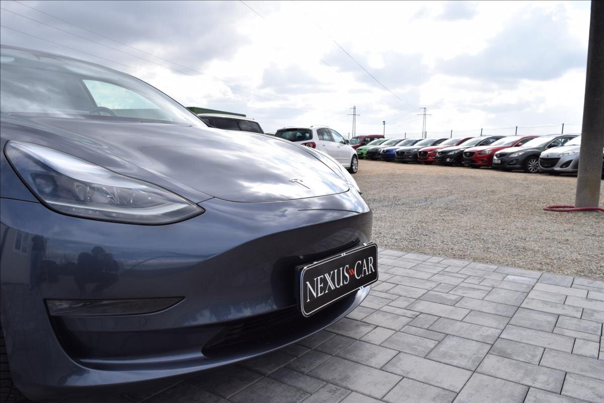 Tesla Model 3 Sedan / Limuzína 0,0 377 kw