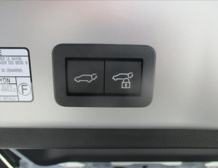 Toyota Corolla Cross 10