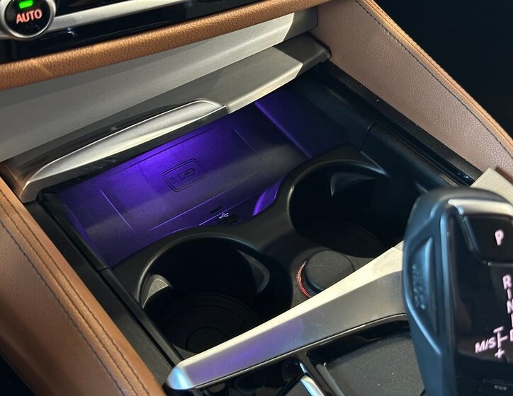 BMW Řada 5 Kombi 3,0 l 195 kw