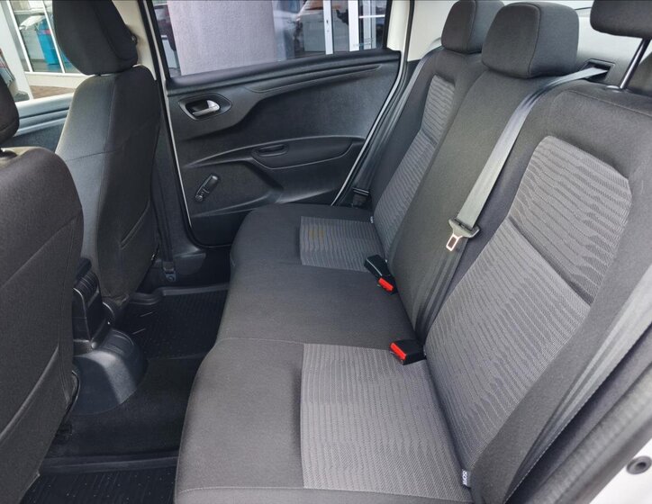 Peugeot 301 Sedan 1,2 l 60 kw