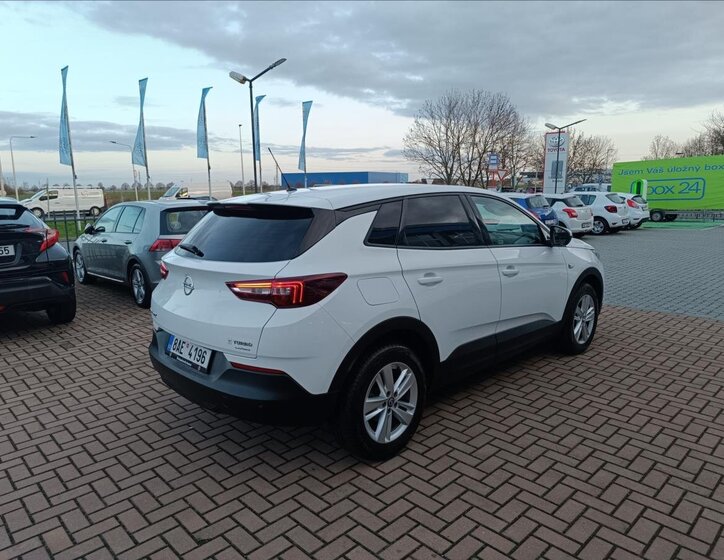 Opel Grandland X SUV / Terénní 1,2 l 96 kw