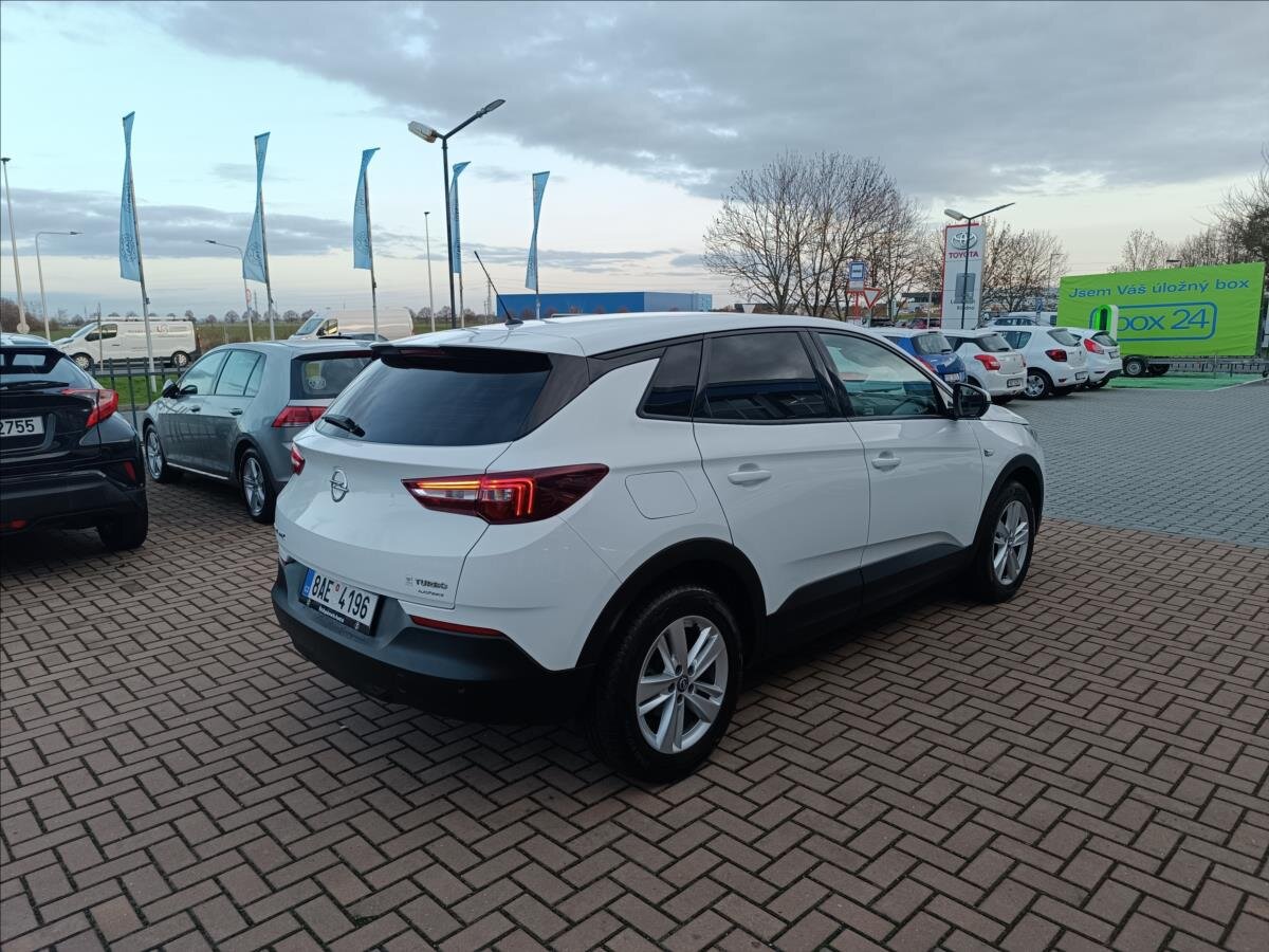 Opel Grandland X SUV / Terénní 1,2 l 96 kw