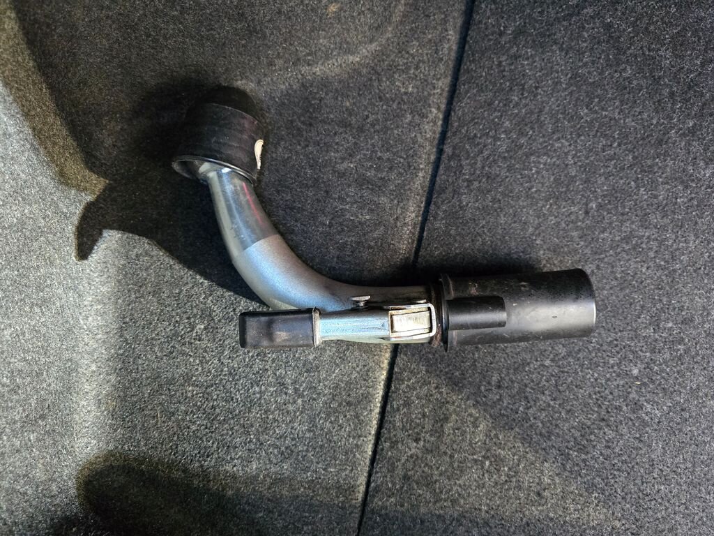 Toyota Corolla Sedan / Limuzína 1,6 l 97 kw