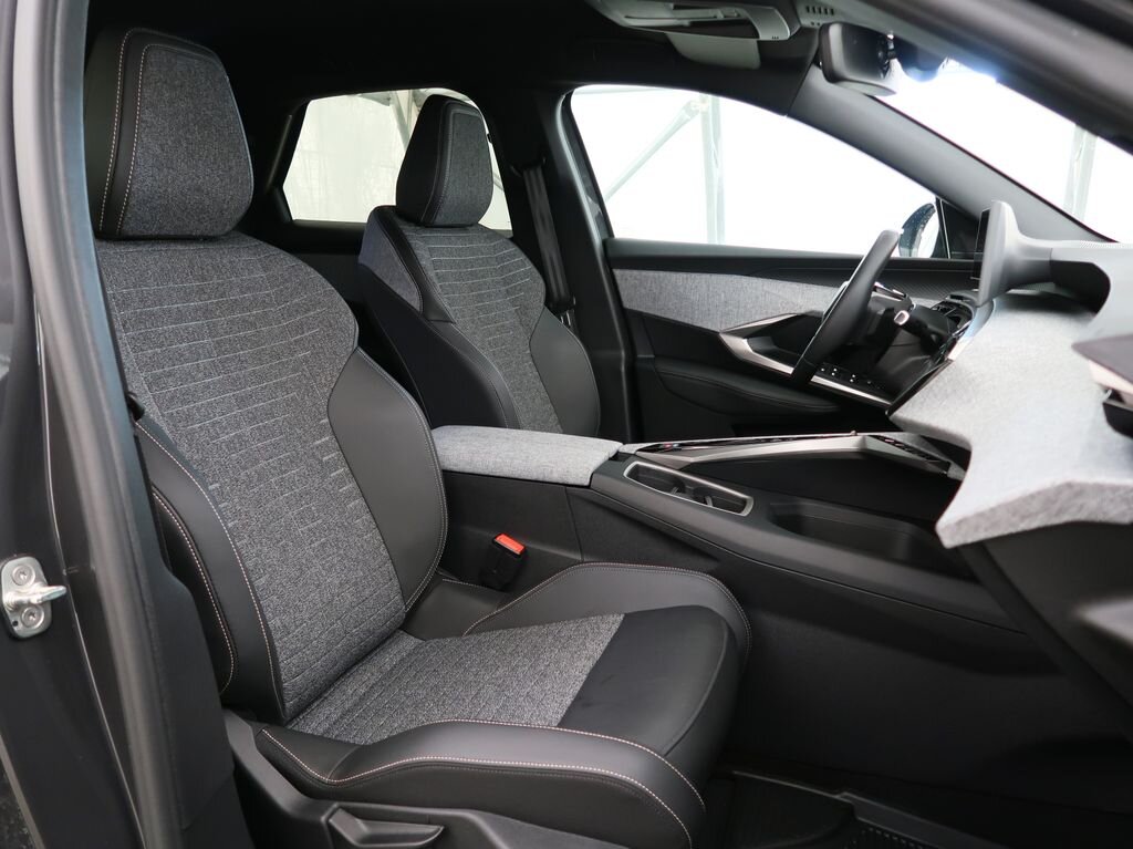 Peugeot 3008 SUV 1,2 l 100 kw