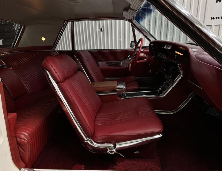 Ford Thunderbird Kupé 6,4 l 224 kw