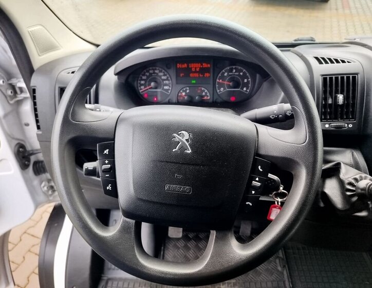 Peugeot Boxer Skříň 2,2 l 121 kw