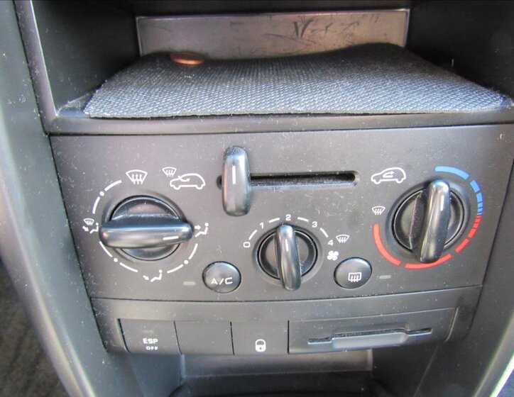 Peugeot 207 Hatchback 1,4 l 70 kw