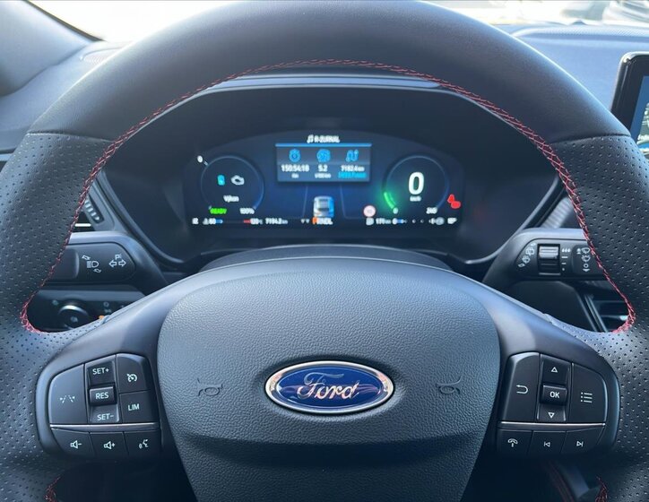 Ford Kuga SUV / Terénní 2,5 l 134 kw