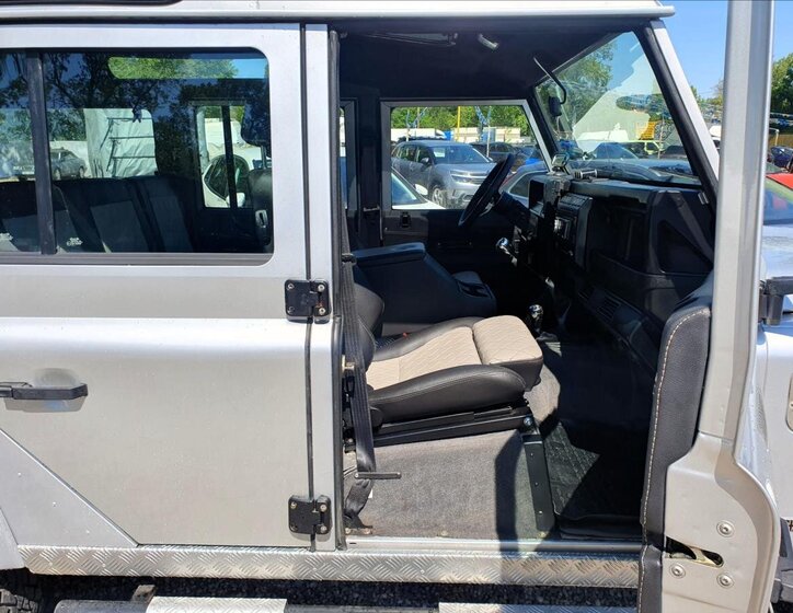 Land Rover Defender Ostatní 2,5 l 90 kw