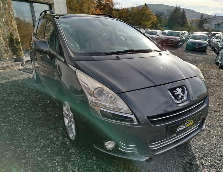 Peugeot 5008 9