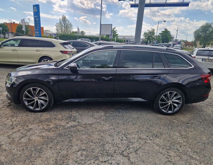 Škoda Superb 8