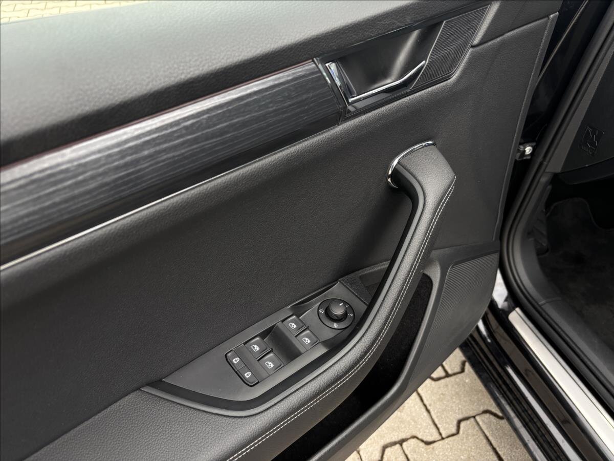 Škoda Superb Sedan / Limuzína 2,0 l 147 kw