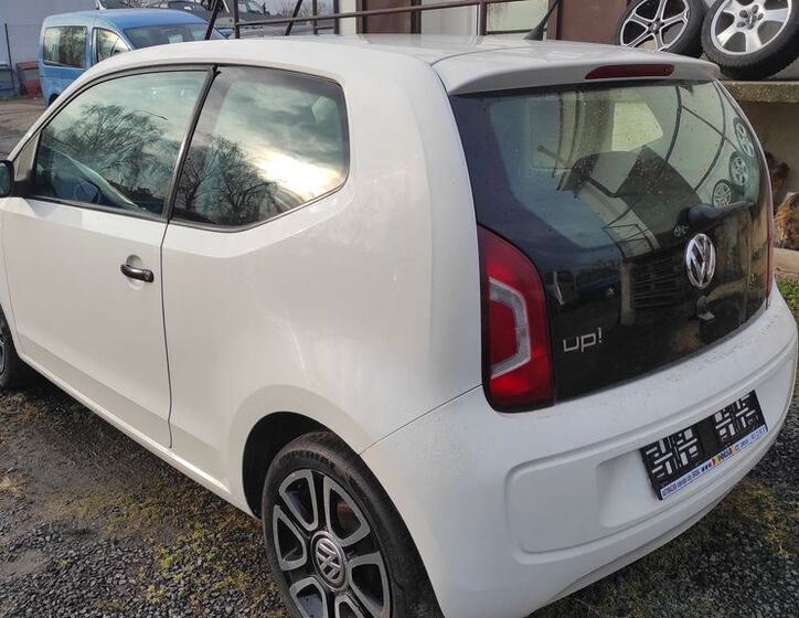 Volkswagen up! 3