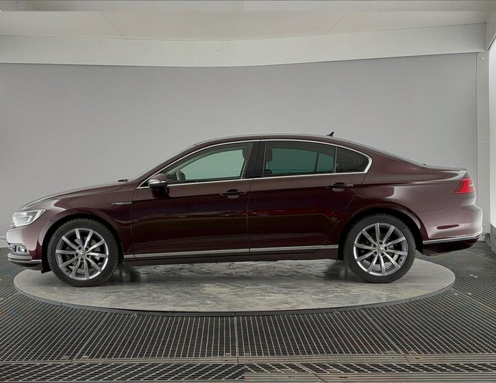 Volkswagen Passat Sedan / Limuzína 2,0 l 140 kw