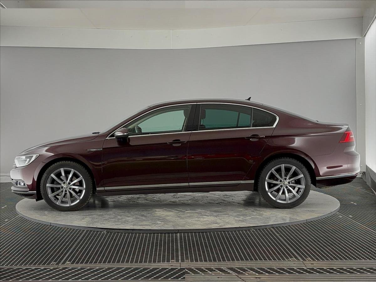 Volkswagen Passat Sedan / Limuzína 2,0 l 140 kw