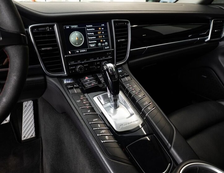 Porsche Panamera Sedan 4,8 l 294 kw