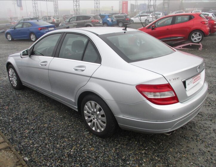 Mercedes-Benz Třídy C Sedan / Limuzína 1,8 l 115 kw
