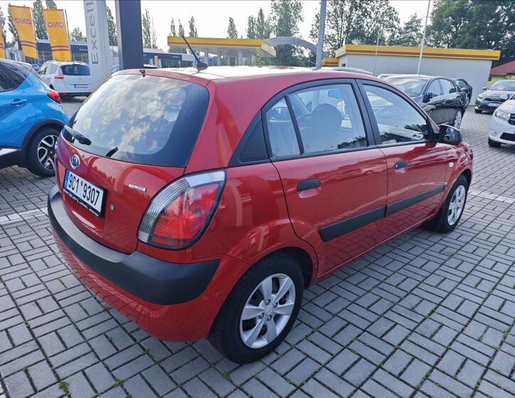 KIA Rio 6