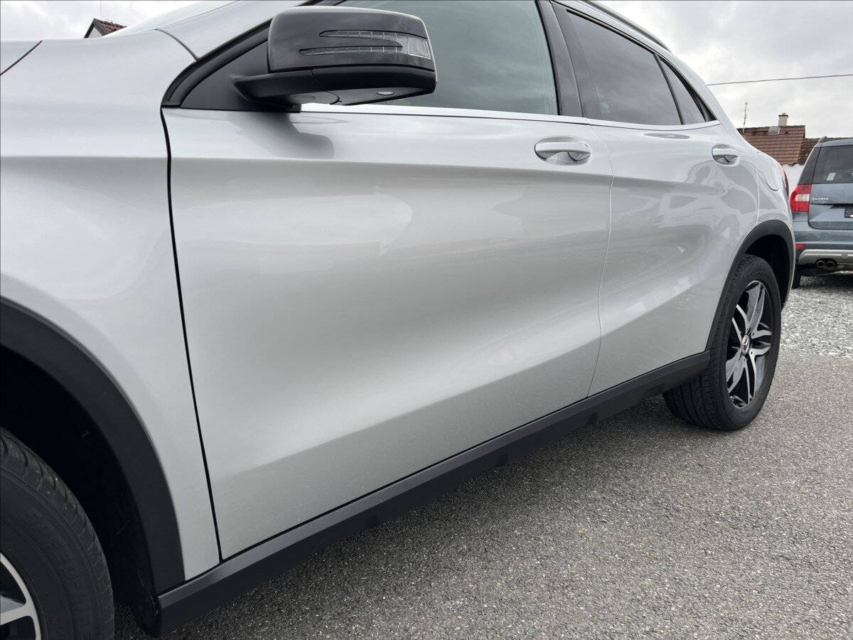 Mercedes-Benz GLA Hatchback 1,6 l 115 kw