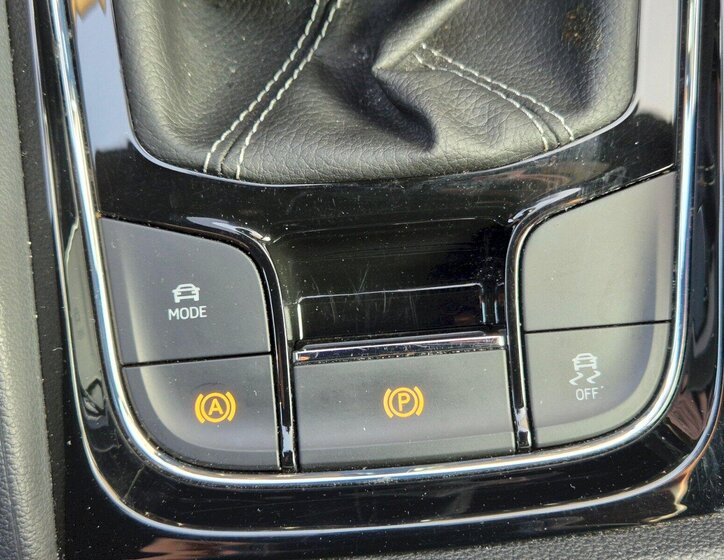 Škoda Karoq SUV / Terénní 1,5 l 110 kw