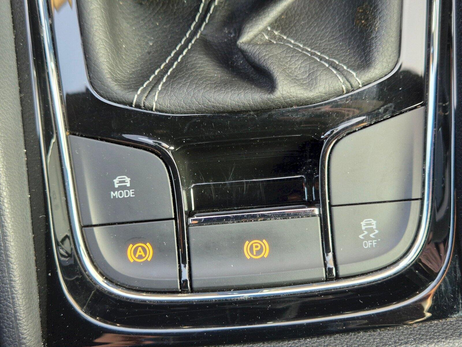 Škoda Karoq SUV / Terénní 1,5 l 110 kw