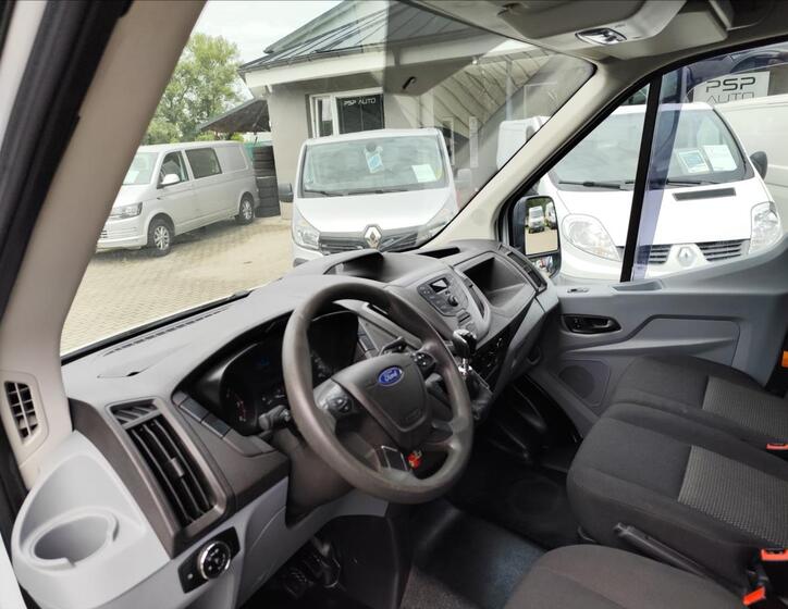 Ford Transit 13