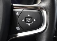 Volvo XC40 SUV / Terénní 2,0 l 182 kw