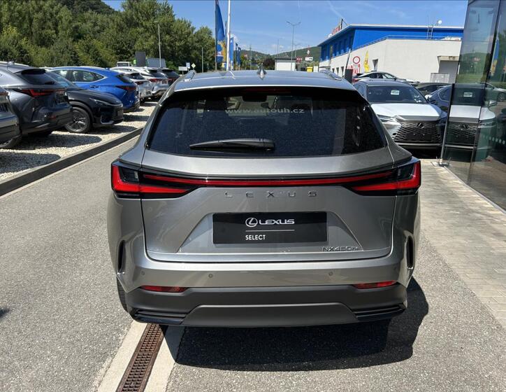 Lexus NX 450h+ 4