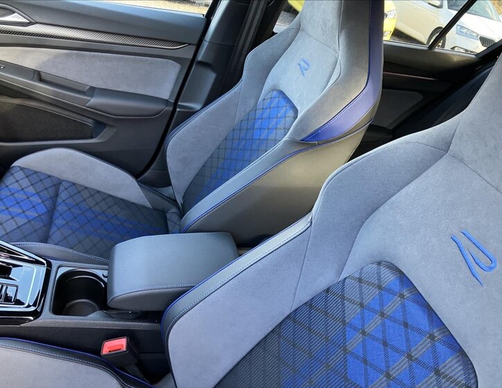 Volkswagen Golf Hatchback 2,0 l 245 kw