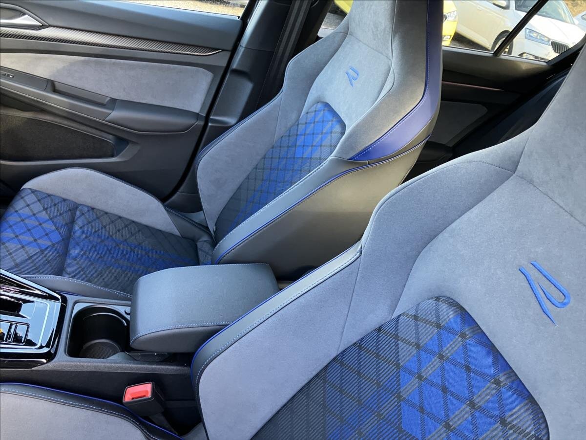 Volkswagen Golf Hatchback 2,0 l 245 kw