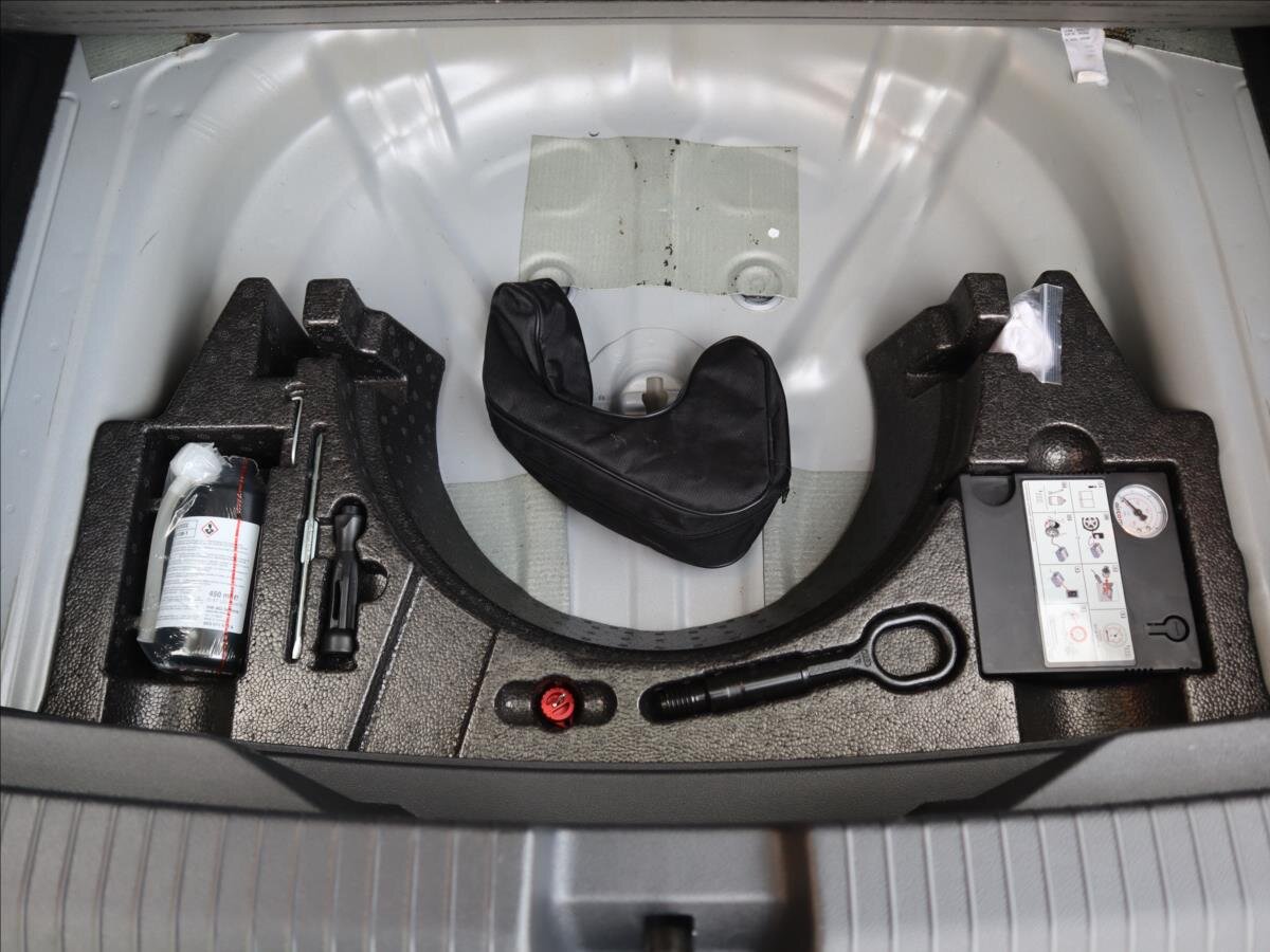 Volkswagen T-Roc CUV / Crossover 1,5 l 110 kw