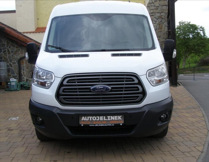 Ford Transit 8