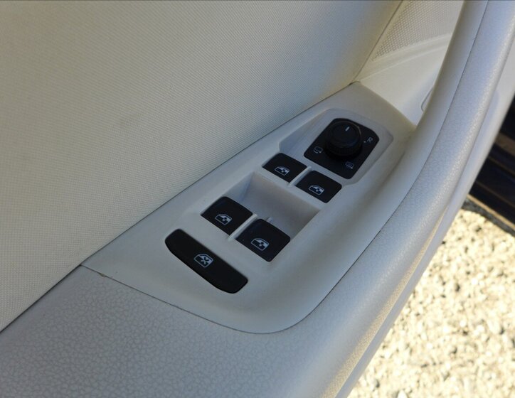 Volkswagen Passat Kombi 1,6 l 88 kw