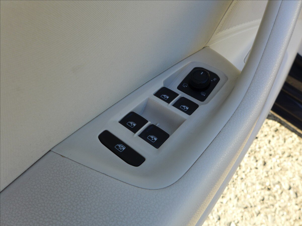 Volkswagen Passat Kombi 1,6 l 88 kw