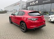 Alfa Romeo Stelvio 5