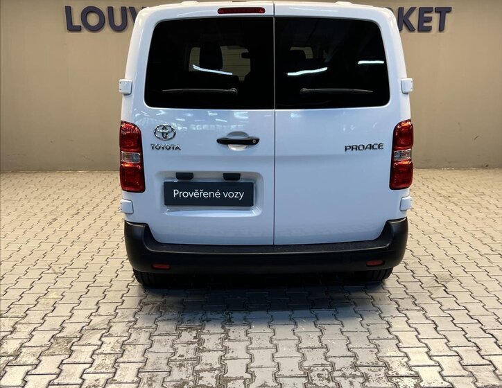 Toyota ProAce Verso 12