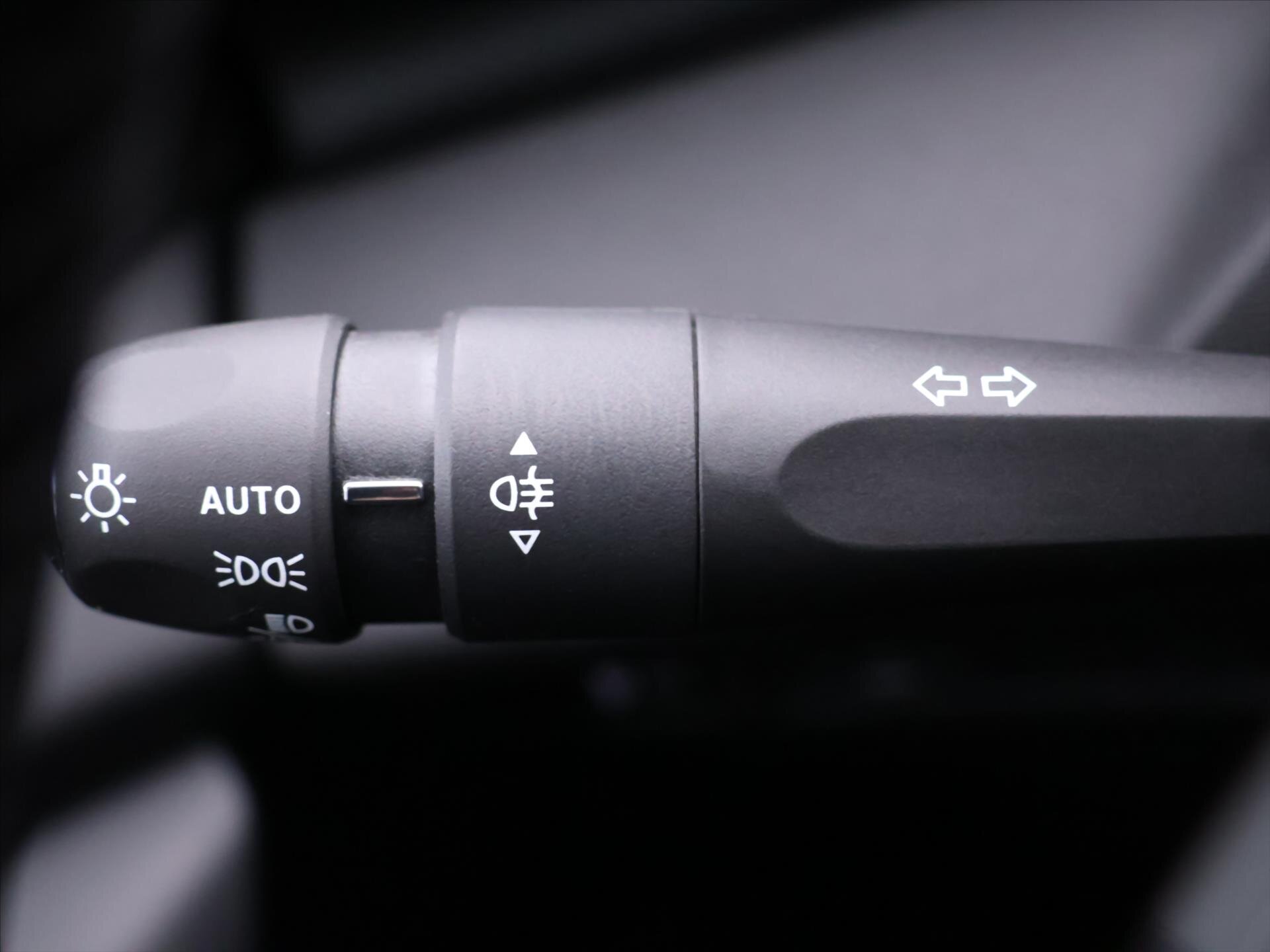 Peugeot 308 Hatchback 1,5 l 96 kw