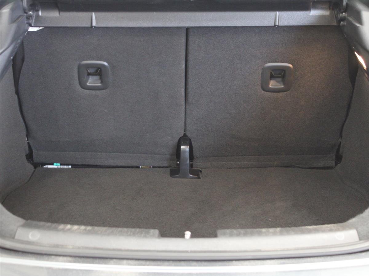 Volkswagen Beetle Hatchback 1,2 l 77 kw