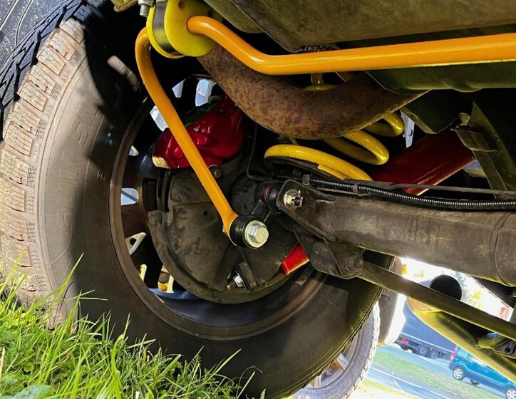 Land Rover Defender SUV / Terénní 2,2 l 90 kw