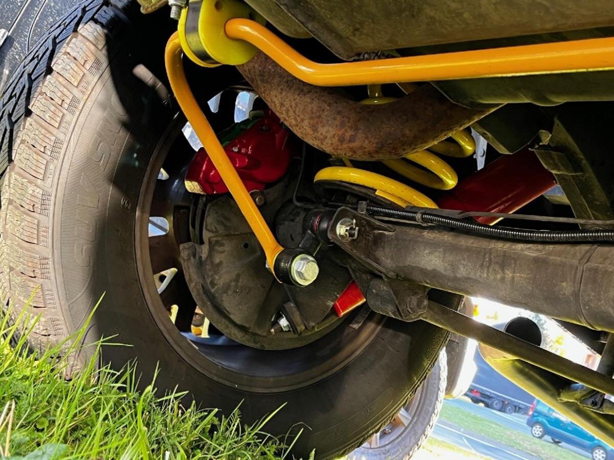 Land Rover Defender SUV / Terénní 2,2 l 90 kw