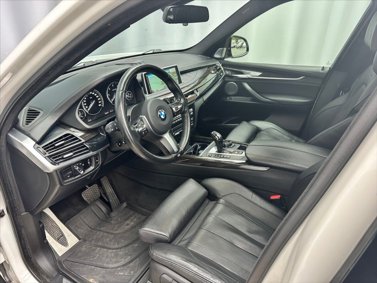 BMW X5 Kombi 3,0 l 280 kw